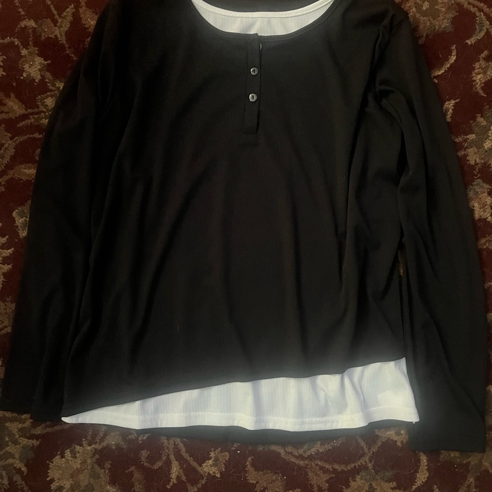 Black and White Shirt Size 3X